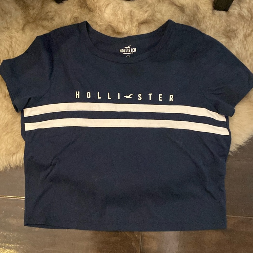 Hollister cropped T-shirt